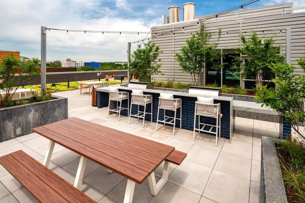 Gorgeous 1 Bedroom At Clarendon With Gym And Rooftop Arlington Eksteriør bilde
